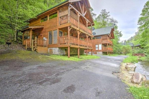 Smokey Max Cabin Villa Pigeon Forge Exterior photo